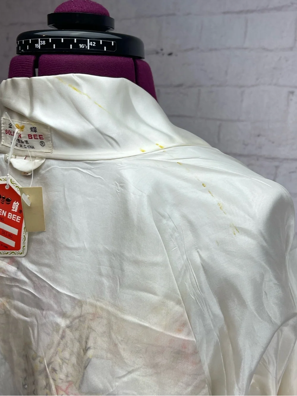 Golden bee vintage silk robe size large white with dragon and phoenix